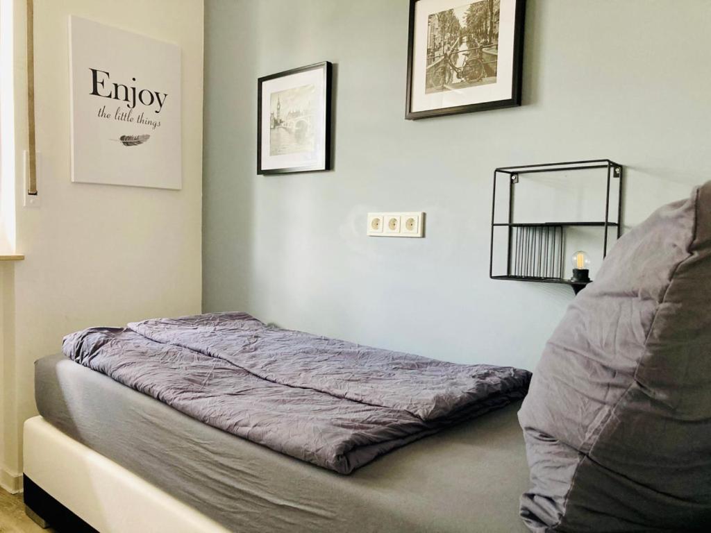 Living At Saarpartments -Adultsonly- 2 Bedrooms, Kitchen - Business & Holiday Apartments For Long- And Short Term Stay, 3 Min To Train Station, Secure E-Bike Parking! Saarbrücken Zewnętrze zdjęcie