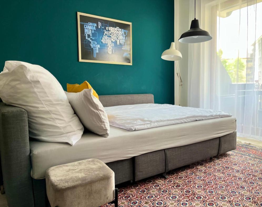 Living At Saarpartments -Adultsonly- 2 Bedrooms, Kitchen - Business & Holiday Apartments For Long- And Short Term Stay, 3 Min To Train Station, Secure E-Bike Parking! Saarbrücken Zewnętrze zdjęcie