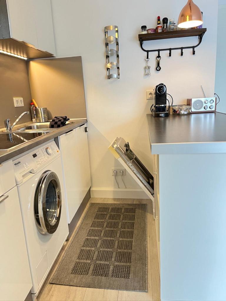 Living At Saarpartments -Adultsonly- 2 Bedrooms, Kitchen - Business & Holiday Apartments For Long- And Short Term Stay, 3 Min To Train Station, Secure E-Bike Parking! Saarbrücken Zewnętrze zdjęcie