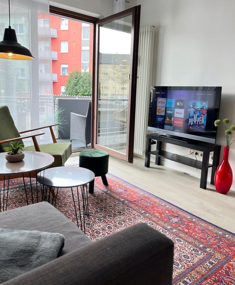 Living At Saarpartments -Adultsonly- 2 Bedrooms, Kitchen - Business & Holiday Apartments For Long- And Short Term Stay, 3 Min To Train Station, Secure E-Bike Parking! Saarbrücken Zewnętrze zdjęcie