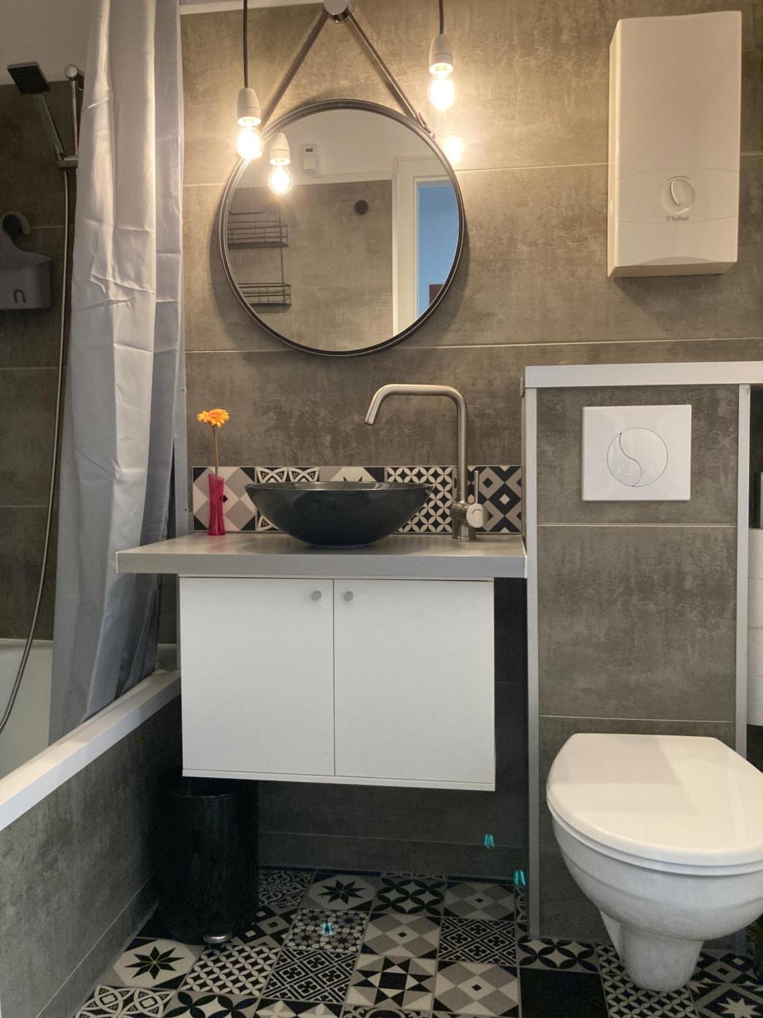 Living At Saarpartments -Adultsonly- 2 Bedrooms, Kitchen - Business & Holiday Apartments For Long- And Short Term Stay, 3 Min To Train Station, Secure E-Bike Parking! Saarbrücken Zewnętrze zdjęcie